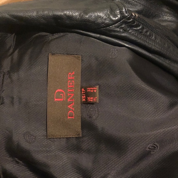 Classic Black Leather Bomber Jacket - Picture 3 of 3